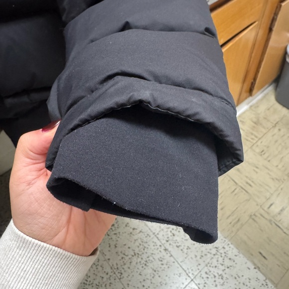 Black Aritzia Super puff lightly worn - Picture 3 of 7